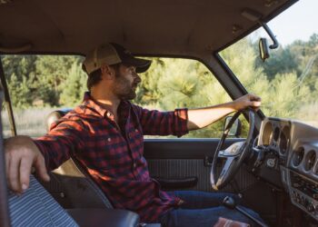 “Lãng khách” – Đằng sau vẻ kiêu ngạo ?