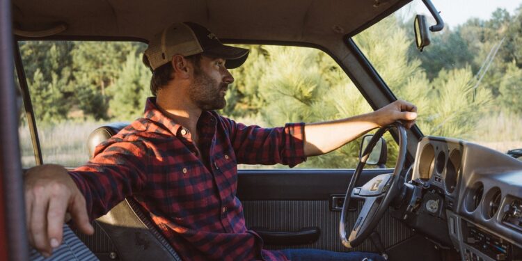 “Lãng khách” – Đằng sau vẻ kiêu ngạo ?