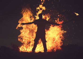 Chỉ cần lóe sáng : Tôi thà đốt mình còn hơn sống chậm