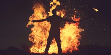 Chỉ cần lóe sáng : Tôi thà đốt mình còn hơn sống chậm