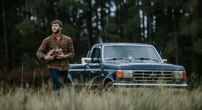 Hơn 1 thập kỷ khoác lên “bộ giáp Tartan” bay trong gió